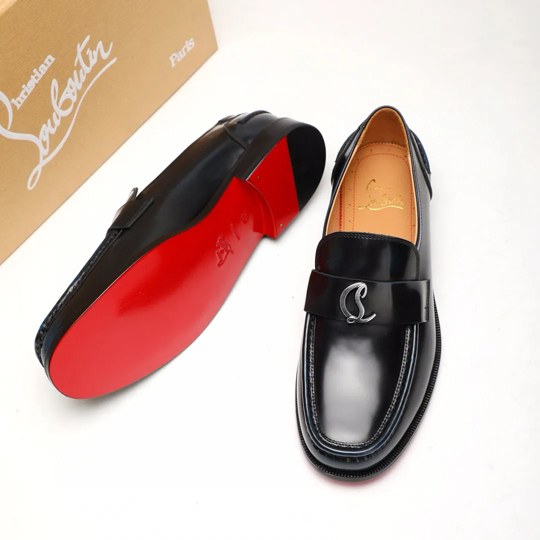 Batch 1,080 yuan 💰••New real shots••CL～High-end men’s 👔casual•loafers with red soles! ••🆑Genuine and top-quality goods from original orders ••✅💯 Purchase goods from top-quality original orders! Original imported patterned cowhide ➕Imported cowhide lining ➕Cowhide feet ➕Original leather outsole~🉑️Feel free to compare the authentic ones! Size: 38-44 (45.46.47 can be customized)